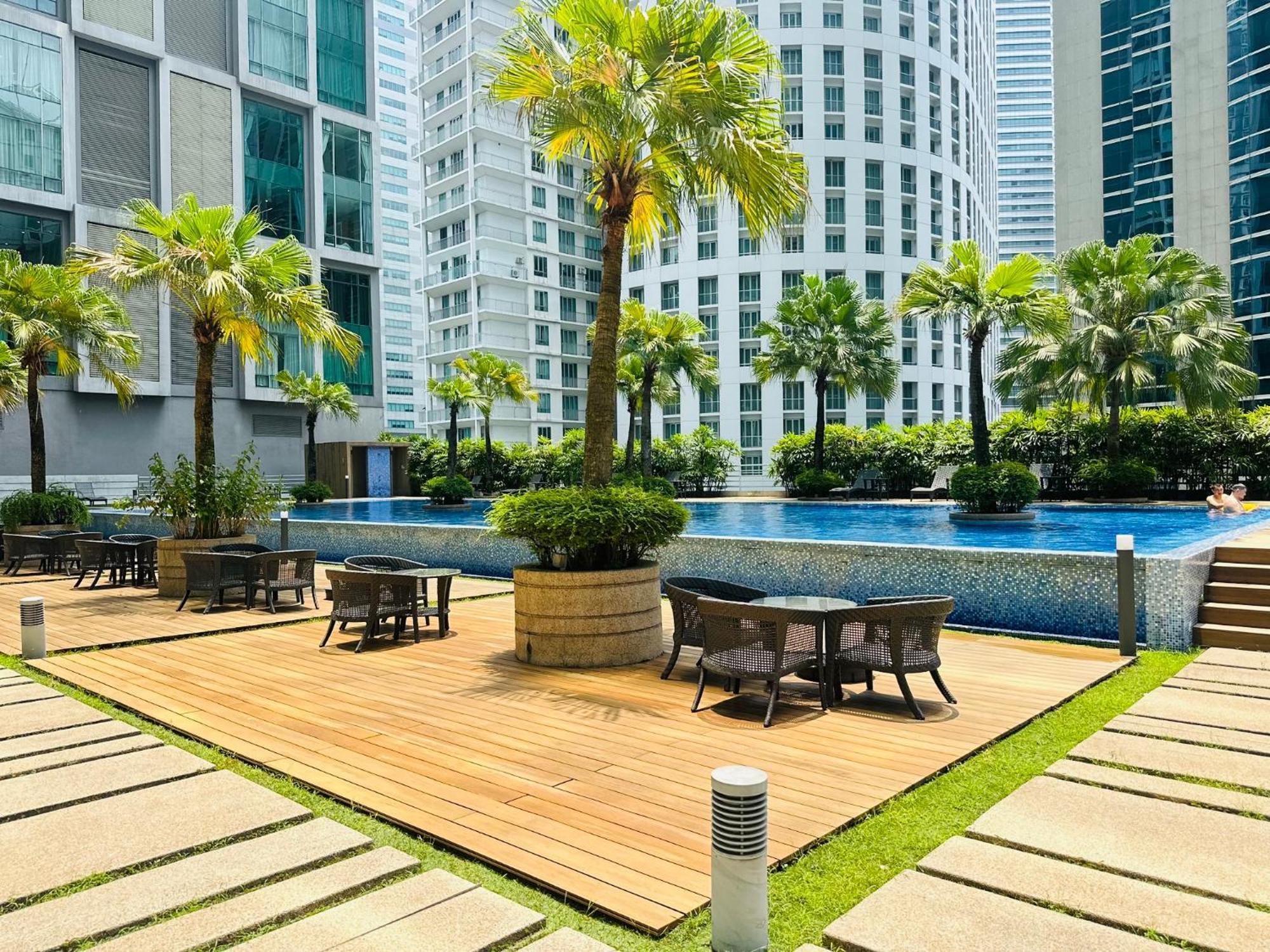 Soho Suites Klcc By Comfort Suites Kuala Lumpur Exteriör bild